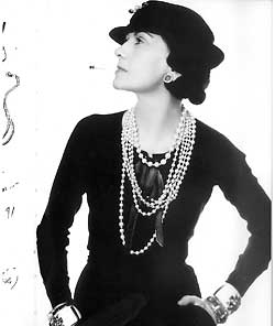 Коко Шанель. "Я люблю, коли мода виходить на вулицю. Але не дозволю їй прийти звідти"