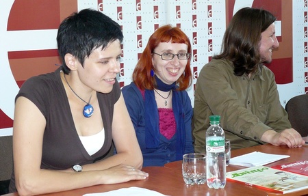 І багато посмішок